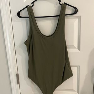 Nuuds bodysuit ribbed army green